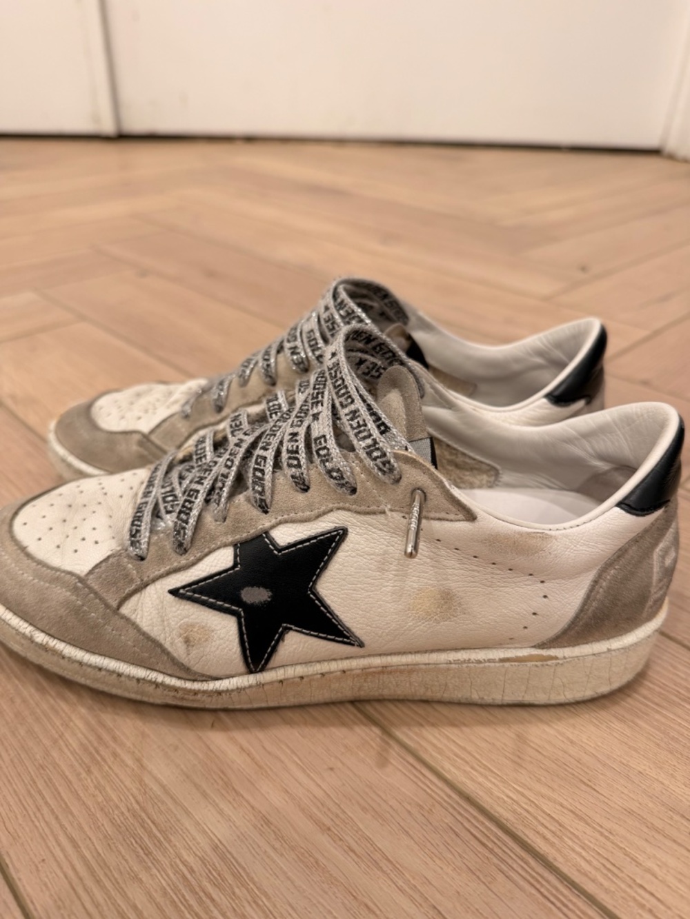 Golden Goose Ballstars in a Size 38 - Picture 4 of 5